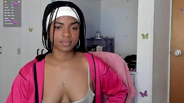 Snapshot of Marce_22 chatting on 02-07-25, 03:01 Marce 22 online show from 02-07-25, 03:01
