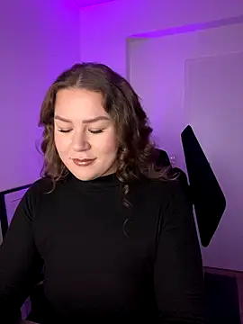 Snapshot of Fancy-Francy chatting on 12-18-25, 03:38 Fancy-Francy online show from 12-18-25, 03:38