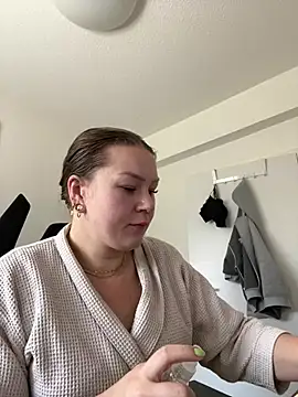 Snapshot of Fancy-Francy chatting on 08-04-26, 08:52 Fancy-Francy online show from 08-04-26, 08:52