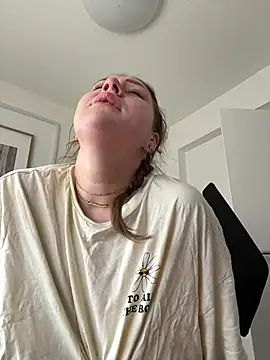 Snapshot of Fancy-Francy chatting on 03-04-26, 02:03 Fancy-Francy online show from 03-04-26, 02:03