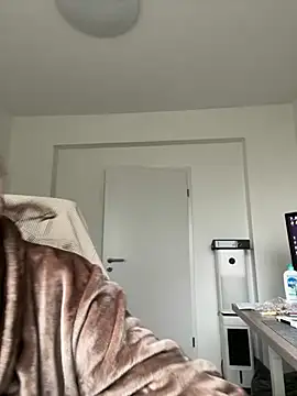 Snapshot of Fancy-Francy chatting on 02-27-25, 09:50 Fancy-Francy online show from 02-27-25, 09:50
