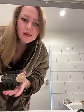 Snapshot of Fancy-Francy chatting on 03-12-25, 02:56 Fancy-Francy online show from 03-12-25, 02:56