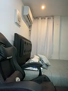 Snapshot of Belissa_miller chatting on 02-17-26, 07:33 Belissa miller online show from 02-17-26, 07:33