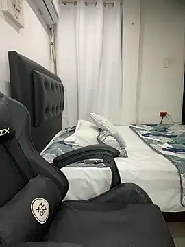 Snapshot of Belissa_miller chatting on 12-17-25, 07:19 Belissa miller online show from 12-17-25, 07:19