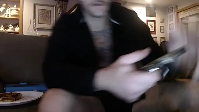 UnCuTupTheBuTT online show from 10-30-25, 04:22