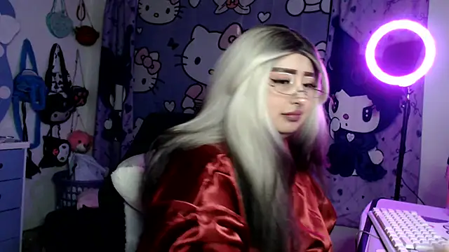 Snapshot of lussyevans24 chatting on 06-04-26, 05:01 lussyevans24 online show from 06-04-26, 05:01
