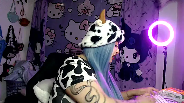 Snapshot of lussyevans24 chatting on 06-30-26, 05:29 lussyevans24 online show from 06-30-26, 05:29