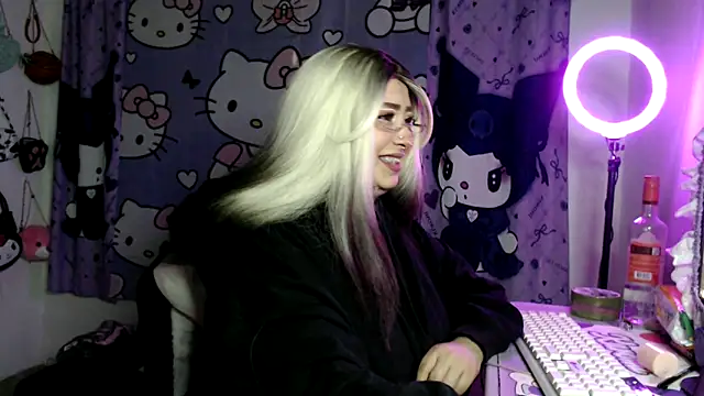 lussyevans24 online show from 04-10-26, 02:51