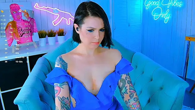 My toys pink online show from 03-29-26, 07:04