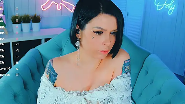 My toys pink online show from 11-25-25, 12:00