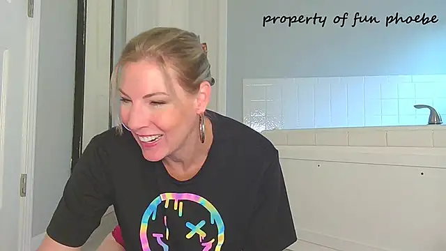 Snapshot of Fun_Phoebe chatting on 06-21-26, 02:01 Fun Phoebe online show from 06-21-26, 02:01