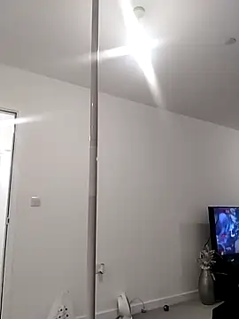 Cinderella Jewels  online show from 04-17-26, 08:55