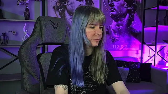 LexiWenford online show from 05-07-26, 03:11