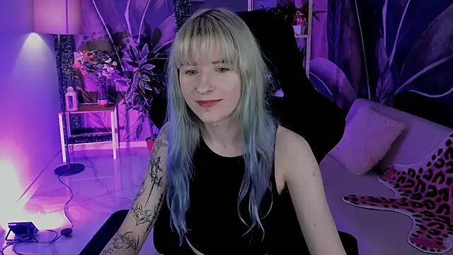 LexiWenford online show from 11-20-25, 03:07