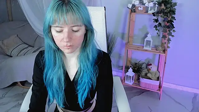 LexiWenford online show from 10-16-25, 02:42