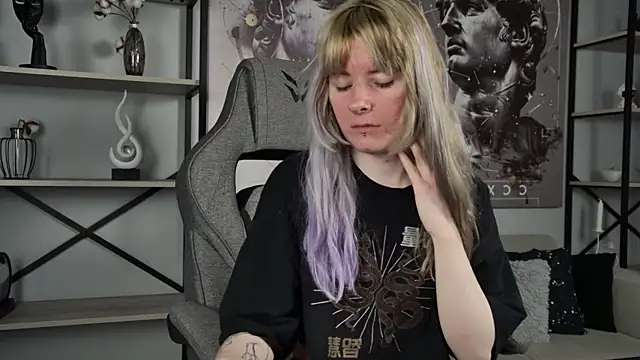 LexiWenford online show from 05-21-26, 02:53