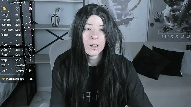 LexiWenford online show from 11-17-25, 03:21