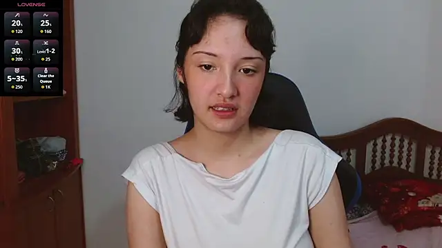 Snapshot of alexaa08 chatting on 09-28-25, 04:14 alexaa08 online show from 09-28-25, 04:14