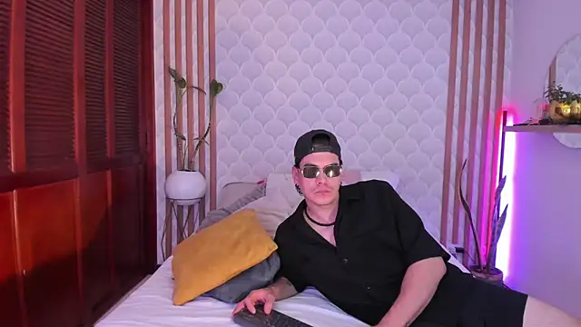 PamelaReall online show from 10-06-25, 01:51