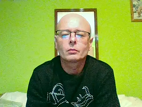 Tiger202441 online show from 12-17-25, 08:36