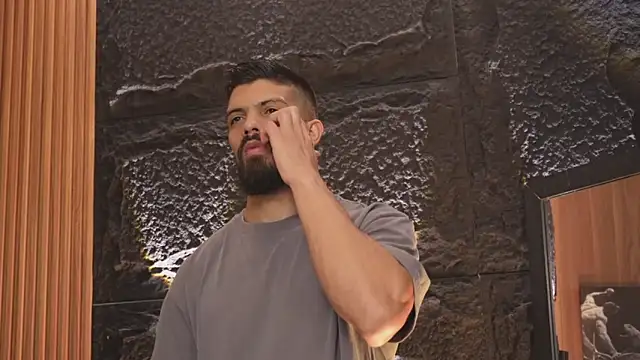 DannSaenz online show from 10-06-25, 03:13