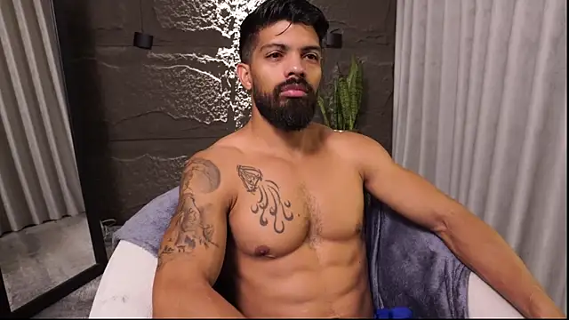Snapshot of DannSaenz chatting on 05-07-26, 01:36 DannSaenz online show from 05-07-26, 01:36