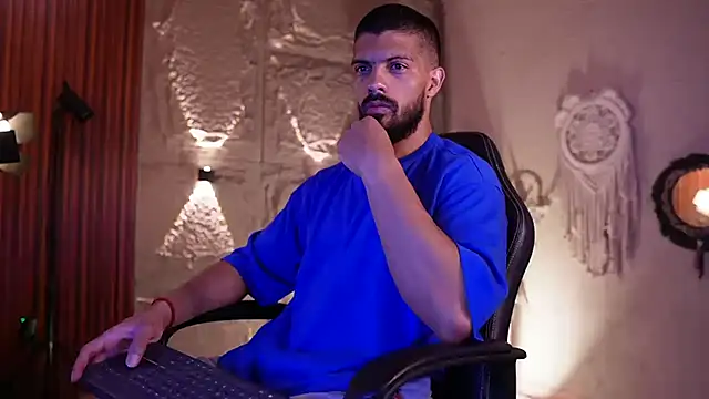 Snapshot of DannSaenz chatting on 06-16-26, 02:28 DannSaenz online show from 06-16-26, 02:28