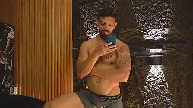 DannSaenz online show from 10-22-25, 01:10