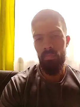 Snapshot of DannSaenz chatting on 05-11-26, 04:37 DannSaenz online show from 05-11-26, 04:37