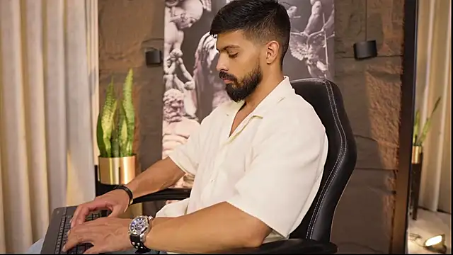 DannSaenz online show from 03-11-26, 02:44