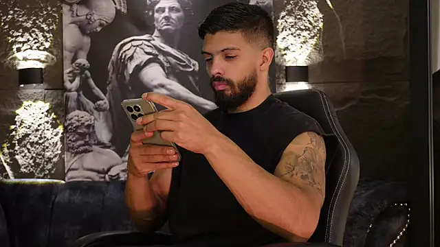 Snapshot of DannSaenz chatting on 02-15-26, 04:39 DannSaenz online show from 02-15-26, 04:39