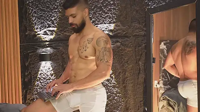 DannSaenz online show from 10-07-25, 02:18