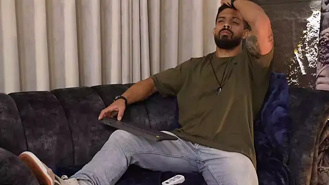 DannSaenz online show from 11-15-25, 05:17