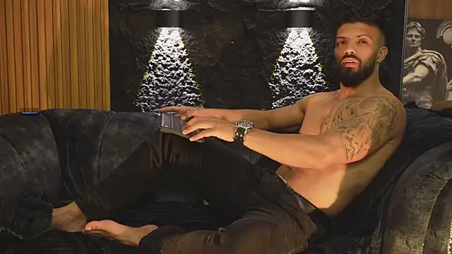 DannSaenz online show from 10-26-25, 04:07