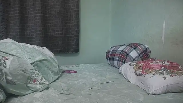 Diamond Tyler online show from 11-16-25, 01:43