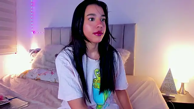 Snapshot of DanielaSaenz0 chatting on 12-22-24, 05:01 DanielaSaenz0 online show from 12-22-24, 05:01