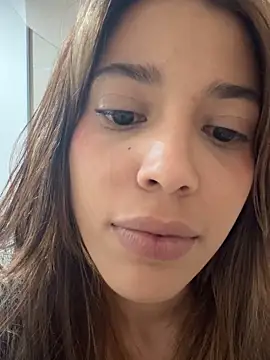 Snapshot of DanielaSaenz0 chatting on 10-02-25, 05:11 DanielaSaenz0 online show from 10-02-25, 05:11