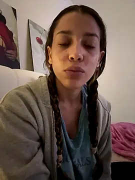 Snapshot of DanielaSaenz0 chatting on 10-13-25, 01:18 DanielaSaenz0 online show from 10-13-25, 01:18