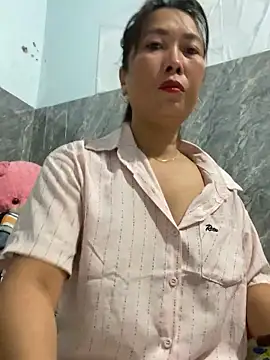 Linaannn online show from 12-17-25, 12:15