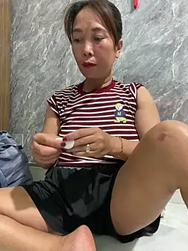 Linaannn online show from 06-21-26, 12:11