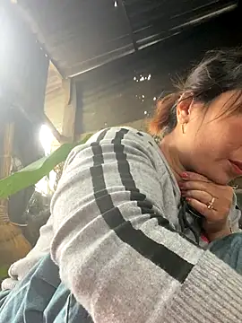 Linaannn online show from 11-25-25, 06:03