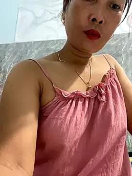 Linaannn online show from 10-31-25, 11:55