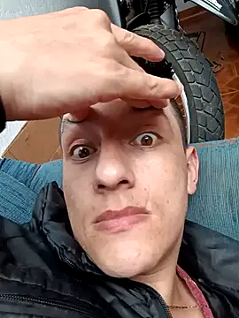 alexmoragomez online show from 01-29-25, 04:08