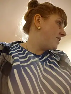 Snapshot of CoddessCrystal chatting on 02-20-26, 06:32 CoddessCrystal online show from 02-20-26, 06:32