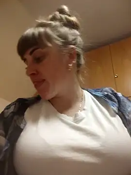 Snapshot of CoddessCrystal chatting on 02-22-26, 07:04 CoddessCrystal online show from 02-22-26, 07:04