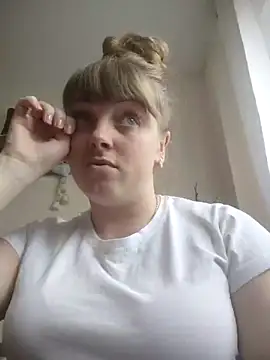 Snapshot of CoddessCrystal chatting on 02-12-26, 09:09 CoddessCrystal online show from 02-12-26, 09:09