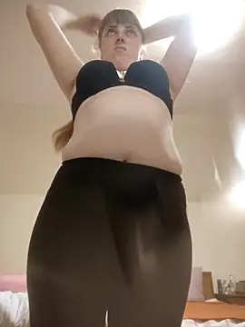 Snapshot of CoddessCrystal chatting on 02-25-26, 06:35 CoddessCrystal online show from 02-25-26, 06:35