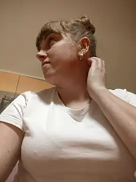 Snapshot of CoddessCrystal chatting on 02-06-26, 06:59 CoddessCrystal online show from 02-06-26, 06:59