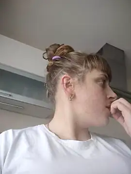 Snapshot of CoddessCrystal chatting on 02-05-26, 12:45 CoddessCrystal online show from 02-05-26, 12:45