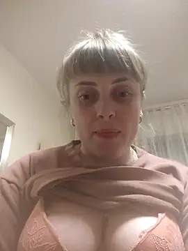 Snapshot of CoddessCrystal chatting on 02-02-26, 06:40 CoddessCrystal online show from 02-02-26, 06:40